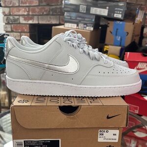 Women’s Nike Court Vision Low Next Nature Platinum Metallic Silver DH3158-002